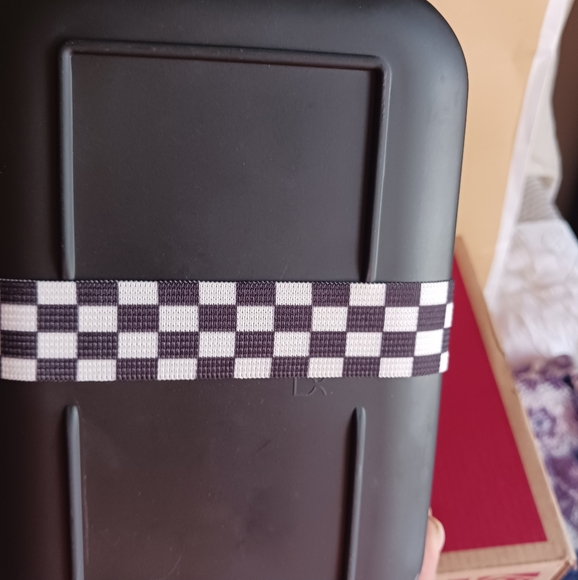 Vans - Picture 7 of 10